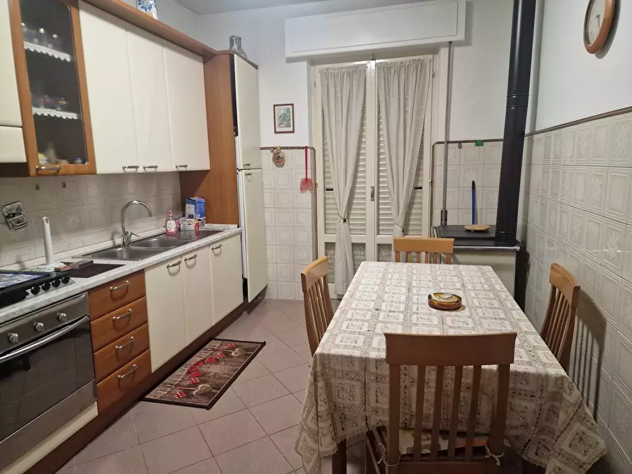 Immagine 10 di Quadrilocale in vendita  in Str. Tiberina Nord 159 a Perugia