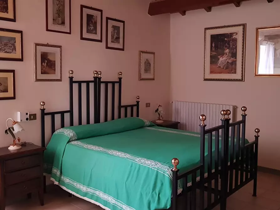 Immagine 20 di Casa vacanze in vendita  a Bevagna