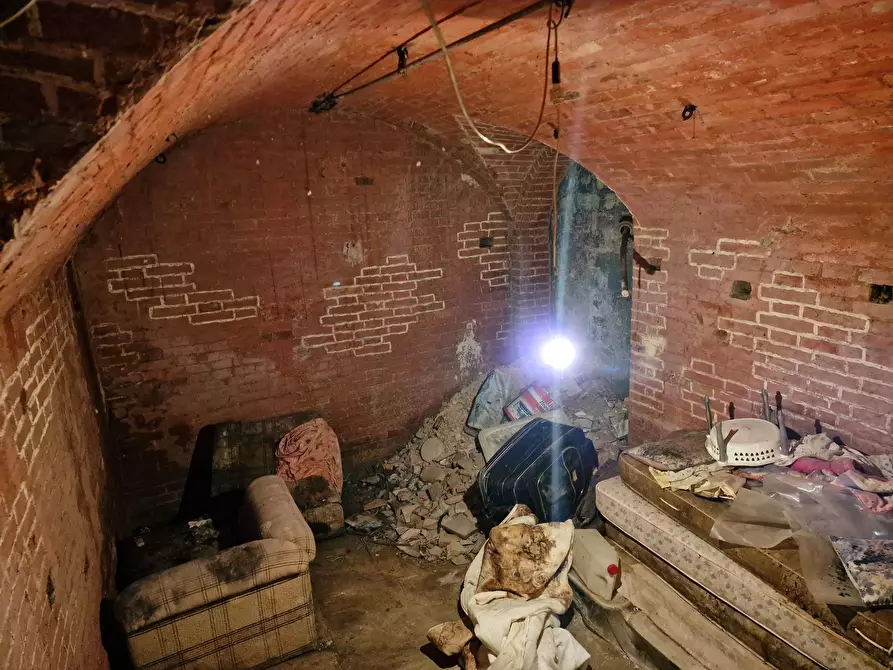 Immagine 34 di Trilocale in vendita  in Via Camillo Benso Conte di Cavour 73 a Torrita Di Siena