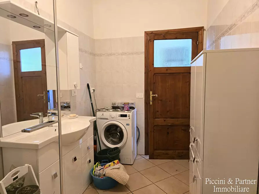 Immagine 29 di Quadrilocale in vendita  in Via George Byron 59 a Tuoro Sul Trasimeno