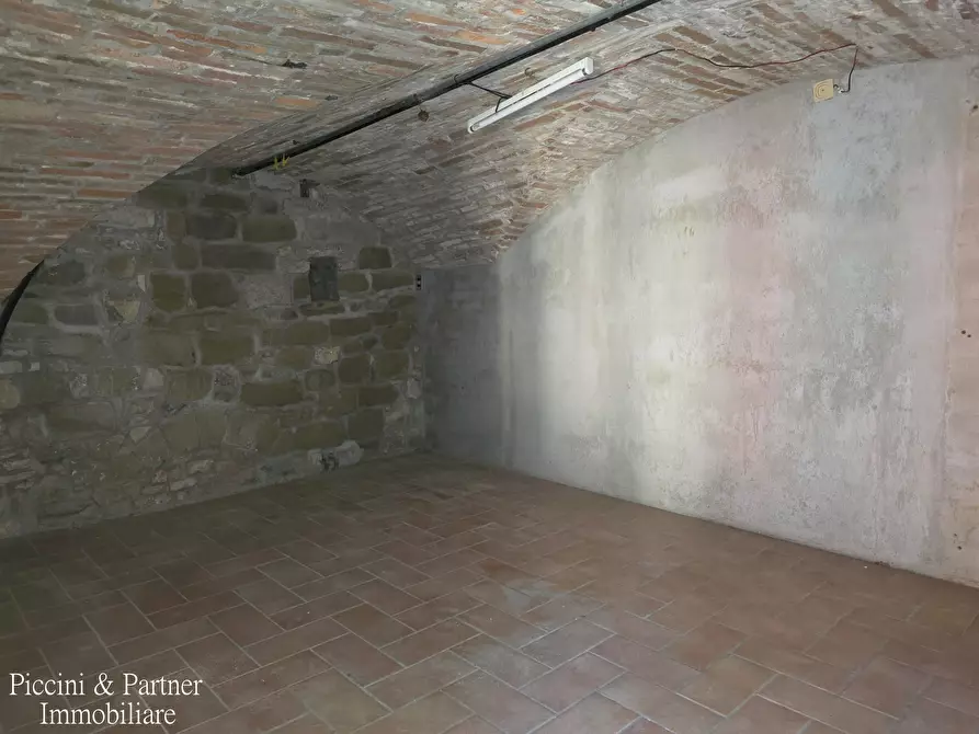 Immagine 28 di Pentalocale in vendita  in Via Imbriani 38 a Perugia