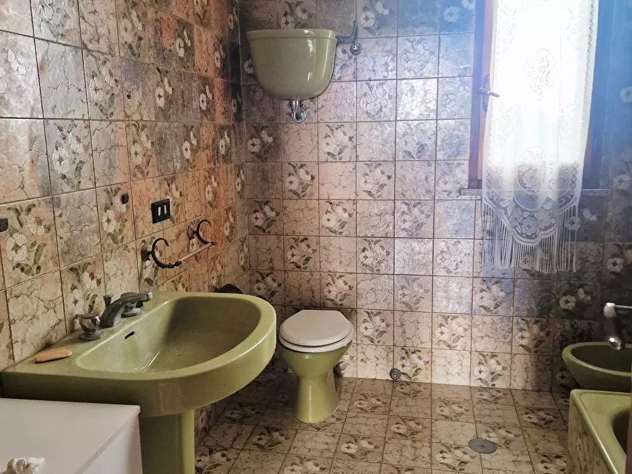 Immagine 26 di Pentalocale in vendita  in Via dei Partigiani 57 a Castiglione Del Lago