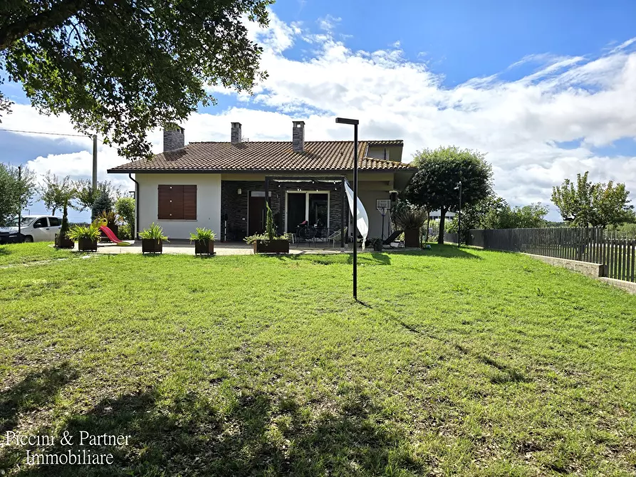 Immagine 79 di Villa in vendita  in Località Bertoni a Castiglione Del Lago