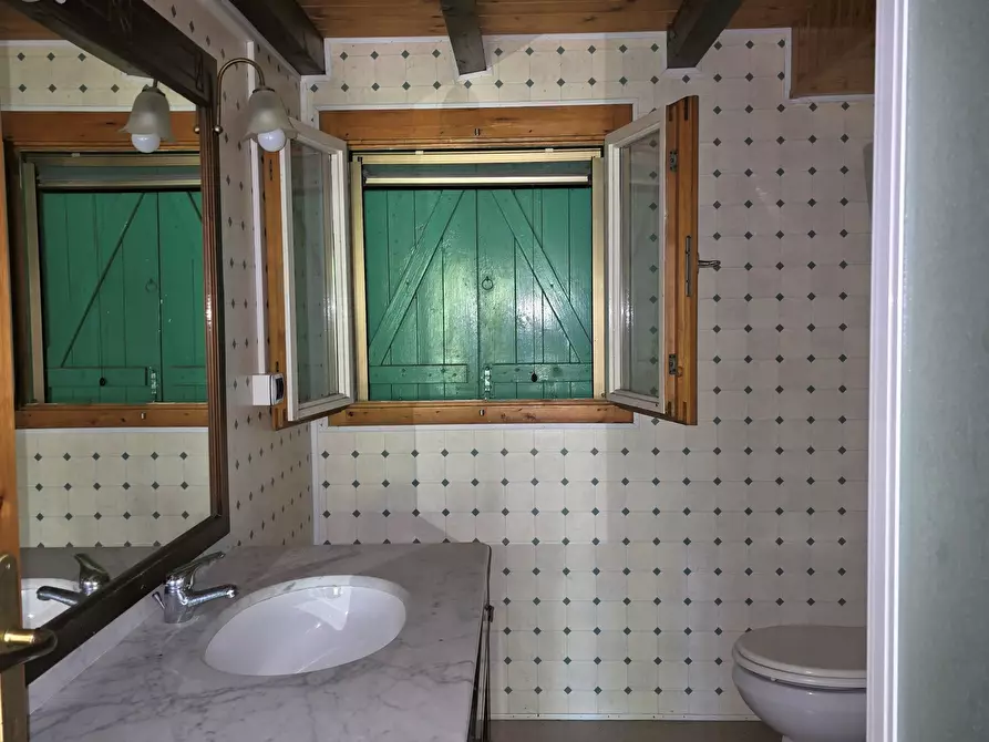 Immagine 54 di Baita in vendita  in Via dei Cespugli 10 a Passignano Sul Trasimeno