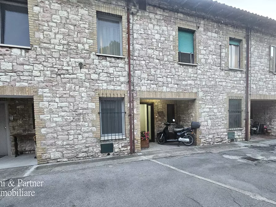 Immagine 5 di Villetta a schiera in vendita  in Via della Madonna dell'Olivo a Assisi
