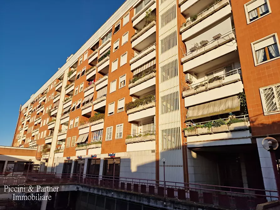 Immagine 1 di Quadrilocale in vendita  in Via delle Vigne Nuove a Roma