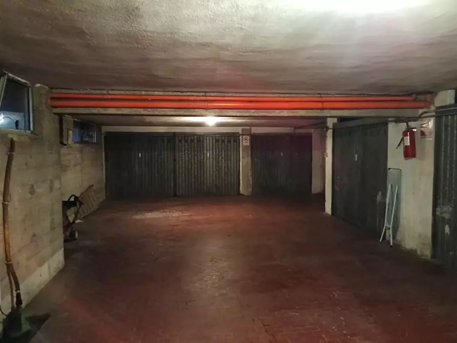 Immagine 27 di Pentalocale in vendita  in Via Marcello Garosi a Massa