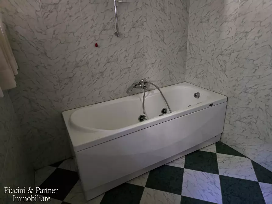 Immagine 26 di Baita in vendita  in Via dei Cespugli 10 a Passignano Sul Trasimeno