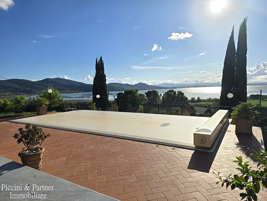 Immagine 1 di Villa in vendita  in Via dei Romani a Magione