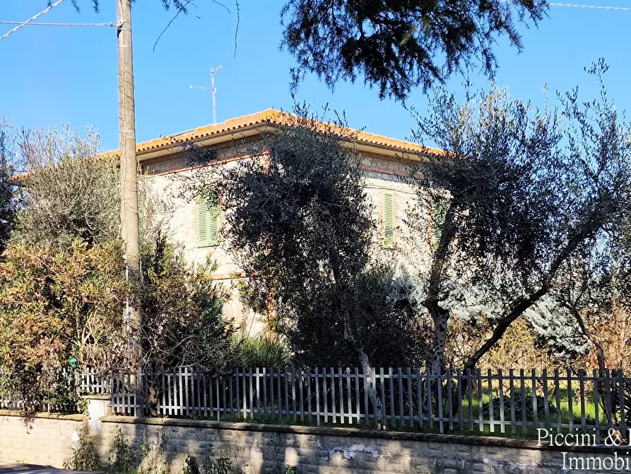 Immagine 2 di Casa indipendente in vendita  in Via Anguillara 30 a Castiglione Del Lago