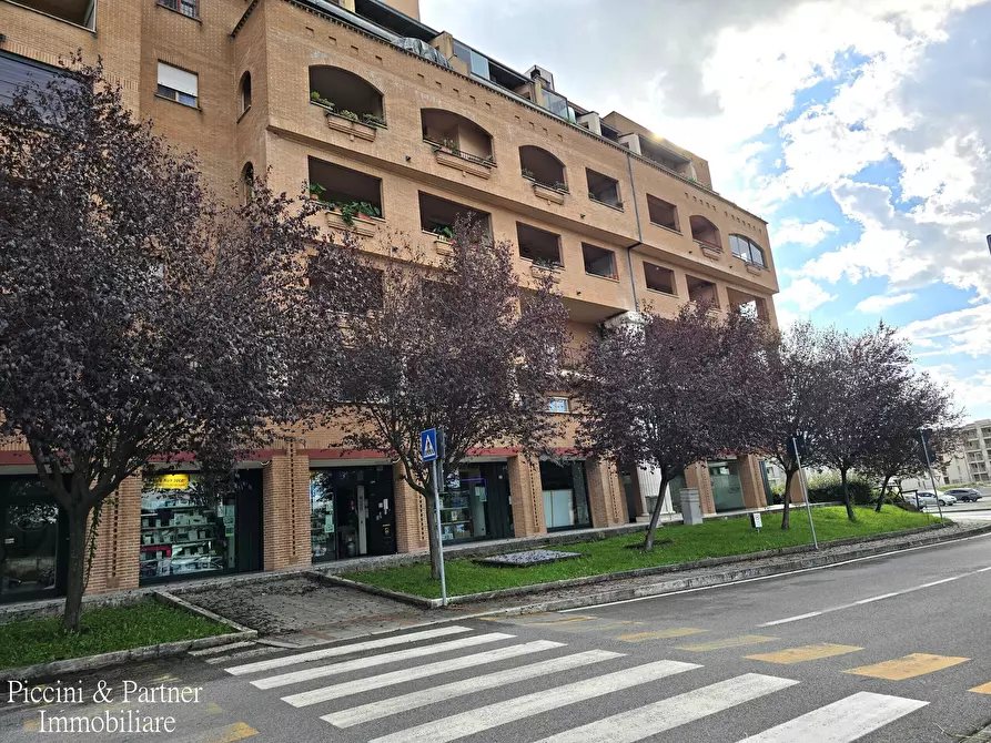 Immagine 16 di Locale commerciale in vendita  in Via del Conservificio a Bastia Umbra