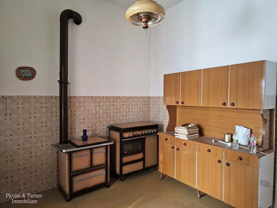 Immagine 4 di Pentalocale in vendita  in Via dei Partigiani 57 a Castiglione Del Lago