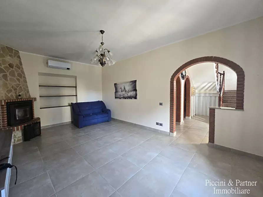 Immagine 6 di Casa bifamiliare in vendita  in Piazzale Umbria a Castiglione Del Lago