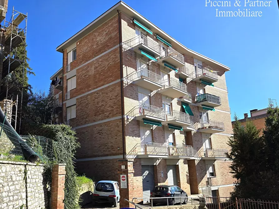 Immagine 42 di Pentalocale in vendita  in Via Beatrice 38 a Perugia