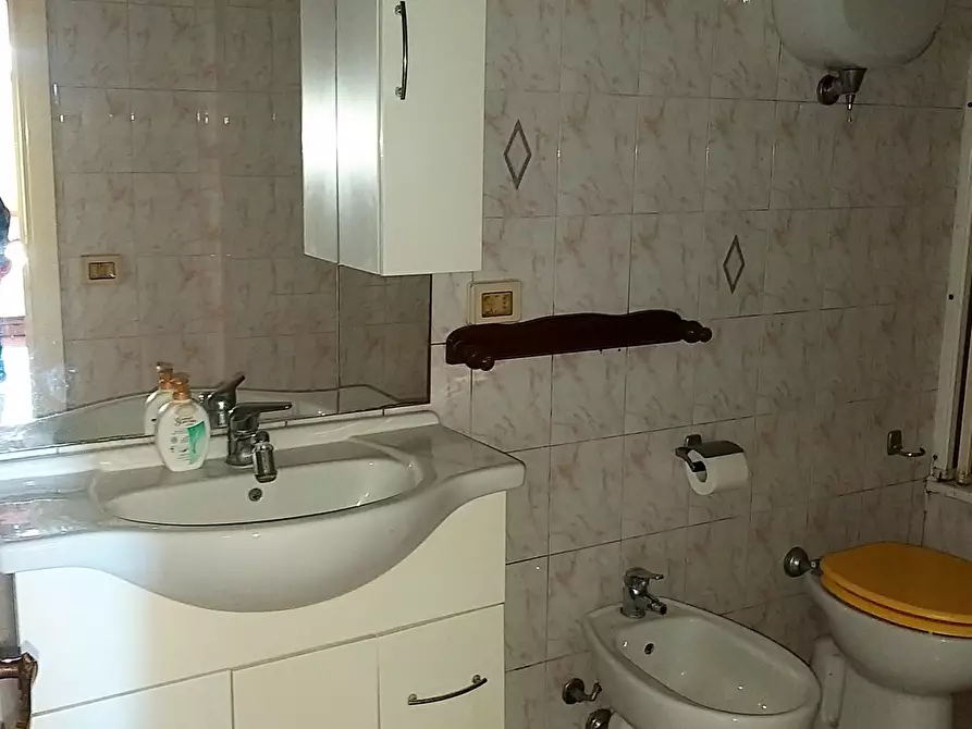 Immagine 19 di Trilocale in vendita  in Piazza Balilla 11 a Castiglione Del Lago