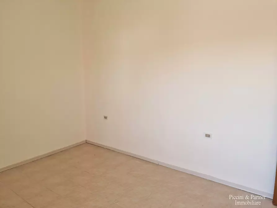 Immagine 28 di Pentalocale in vendita  in Via della Martinella 9A a Passignano Sul Trasimeno