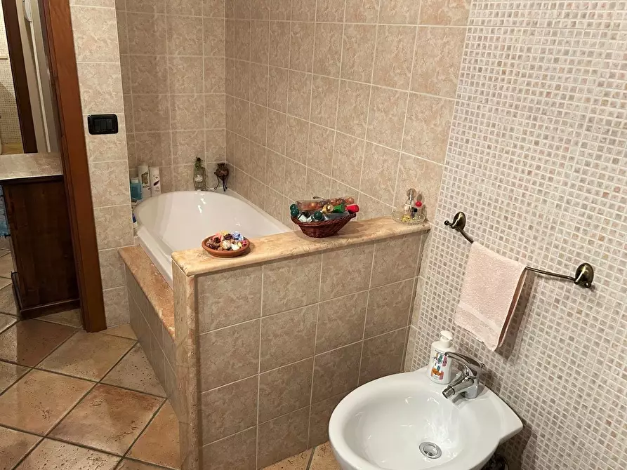 Immagine 30 di Casa trifamiliare in vendita  in Via Bagnolo a Castiglione Del Lago