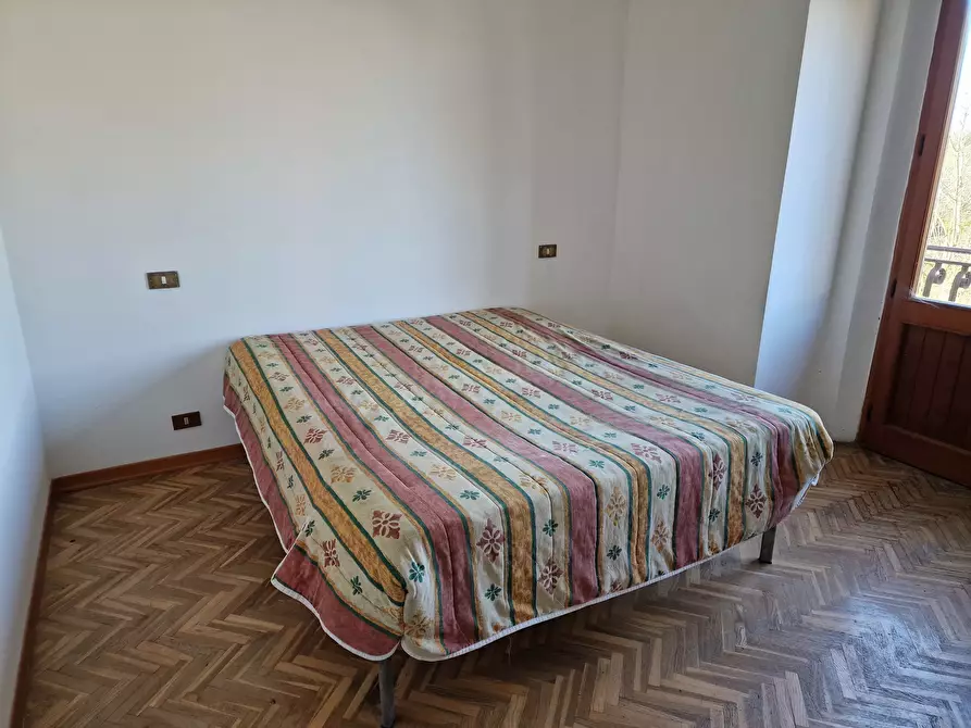 Immagine 32 di Villa in vendita  in Viale Perugia 37 a Castiglione Del Lago