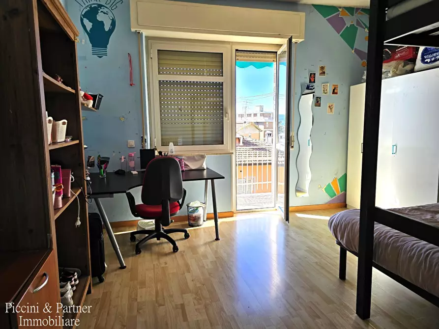 Immagine 13 di Pentalocale in vendita  in Via Beatrice 38 a Perugia