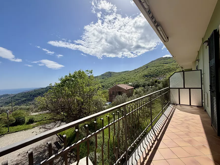 Immagine 1 di Bilocale in vendita  in Via San Bernardo a Diano Arentino