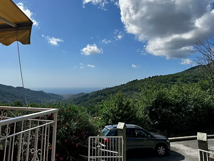 Immagine 5 di Villetta a schiera in vendita  in Via San Benedetto 4 a Diano Arentino