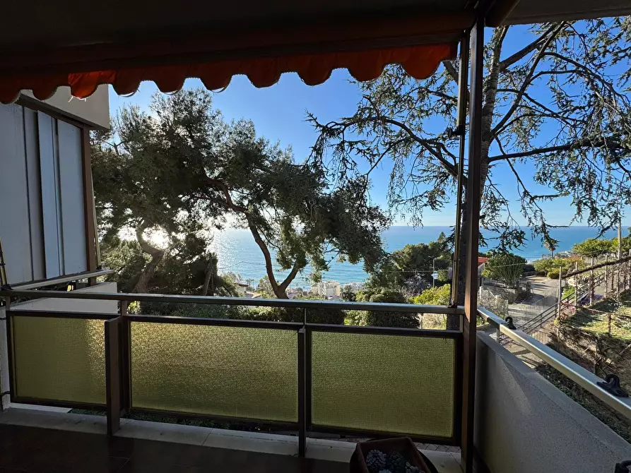 Immagine 3 di Bilocale in vendita  in Via Val D'Olivi 277 a San Remo