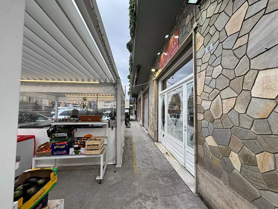 Immagine 12 di Locale commerciale in vendita  in Corso Giuseppe Mazzini 12 a San Remo