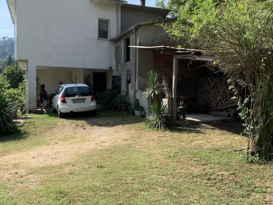Immagine 43 di Rustico / casale in vendita  a Camaiore