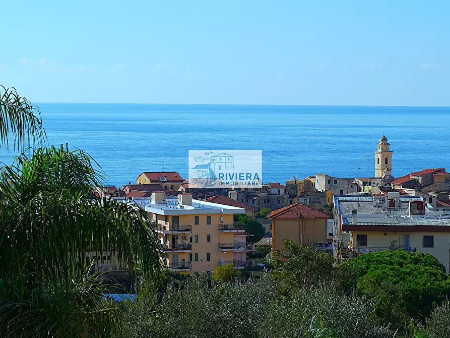 Immagine 2 di Villa in vendita  in Via Giulio Cesare 2 a Santo Stefano Al Mare