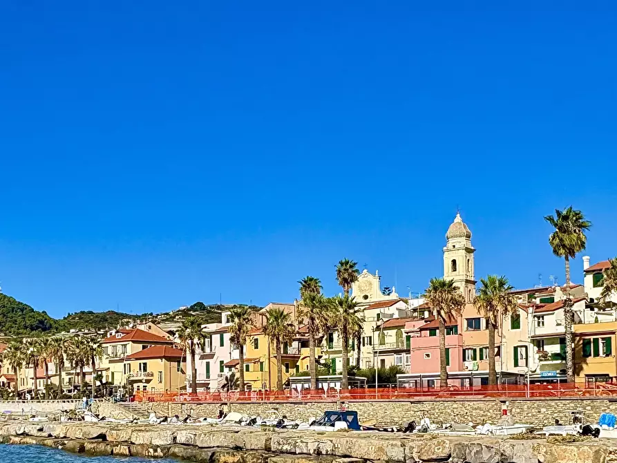 Immagine 38 di Monolocale in vendita  in Via Allavena a Riva Ligure