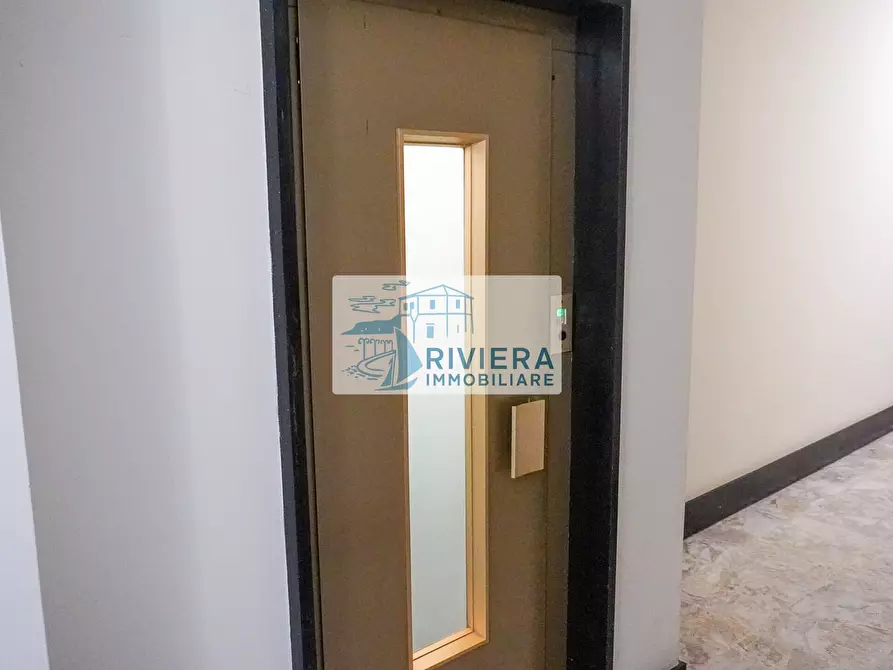 Immagine 34 di Trilocale in vendita  in Via Aurelia Ponente 86 a Santo Stefano Al Mare