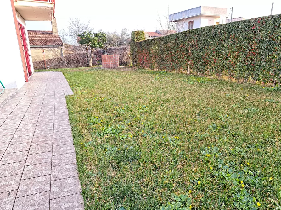 Immagine 43 di Villa in vendita  in VILLA ANDREOLI a Lanciano