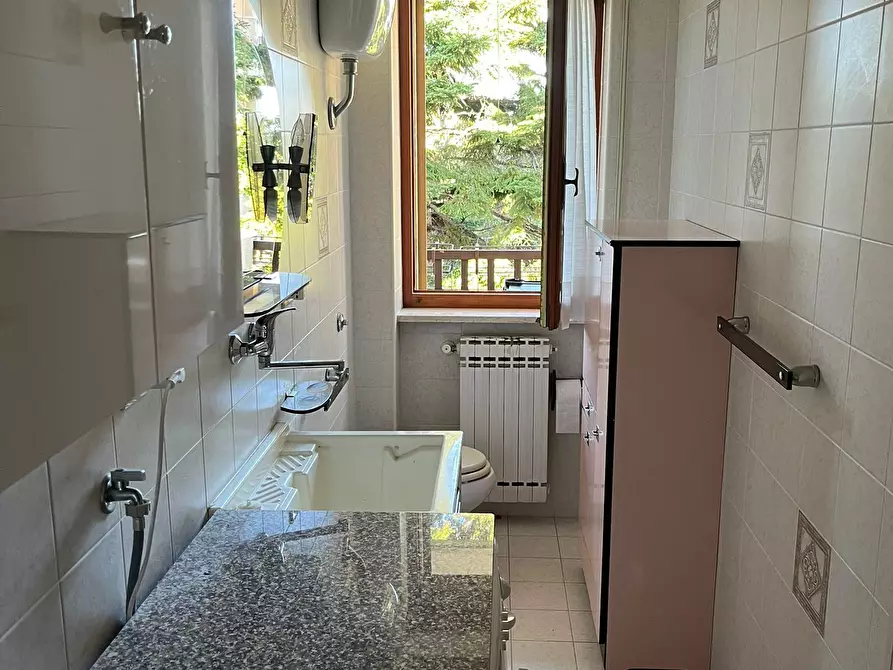 Immagine 27 di Trilocale in vendita  in Via Giangiulio Adamo 46 a Lanciano