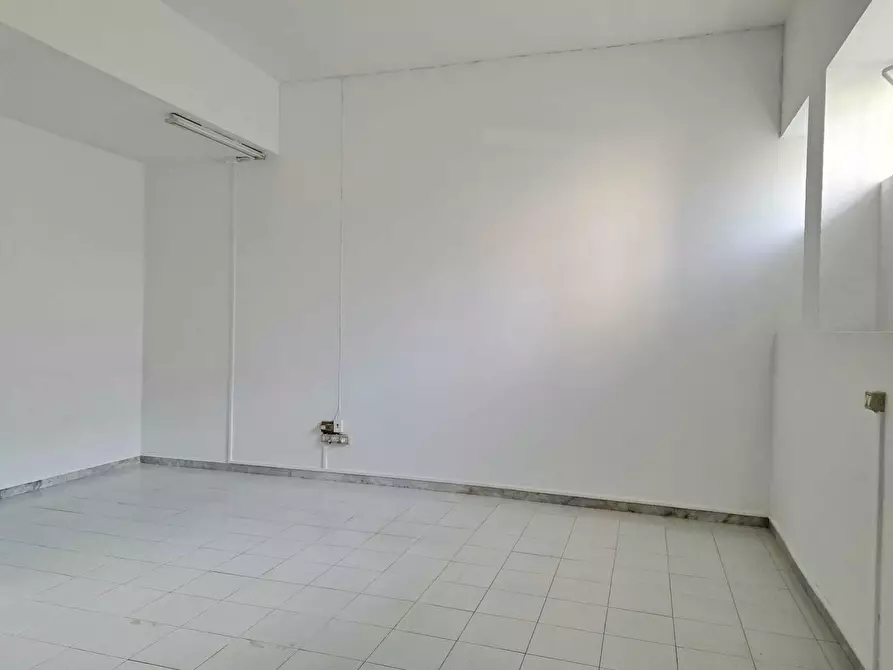 Immagine 4 di Locale commerciale in affitto  in Via del Pescara 5 a Lanciano