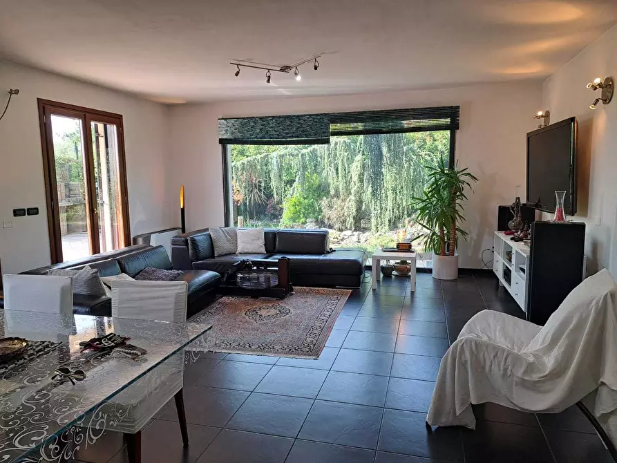 Immagine 4 di Villa in vendita  in villa andreoli a Lanciano