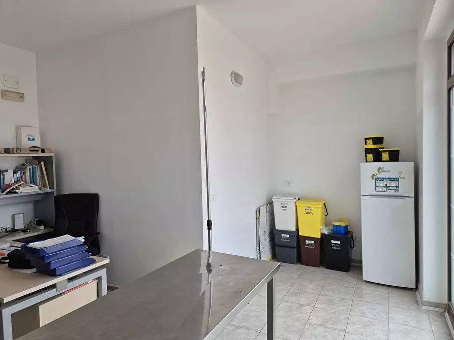 Immagine 17 di Locale commerciale in vendita  in Via Ferdinando Galliani 41B a Altino