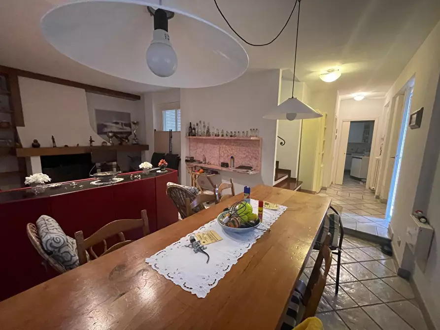 Immagine 5 di Villa in vendita  in Viale della Repubblica a Cecina