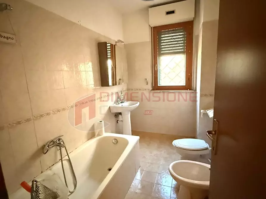 Immagine 15 di Trilocale in vendita  in VIA DEL FOSSO DELL'OSA a Roma