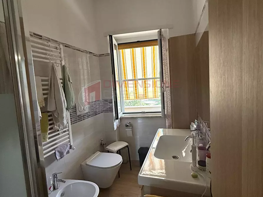 Immagine 11 di Quadrilocale in vendita  in Via Massa di San GiulianoVia di Massa San Giuliano a Roma