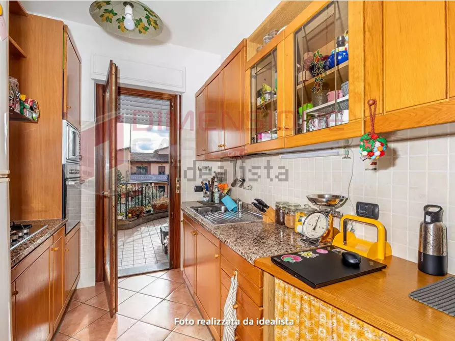 Immagine 8 di Quadrilocale in vendita  in Via delle due torri a Roma