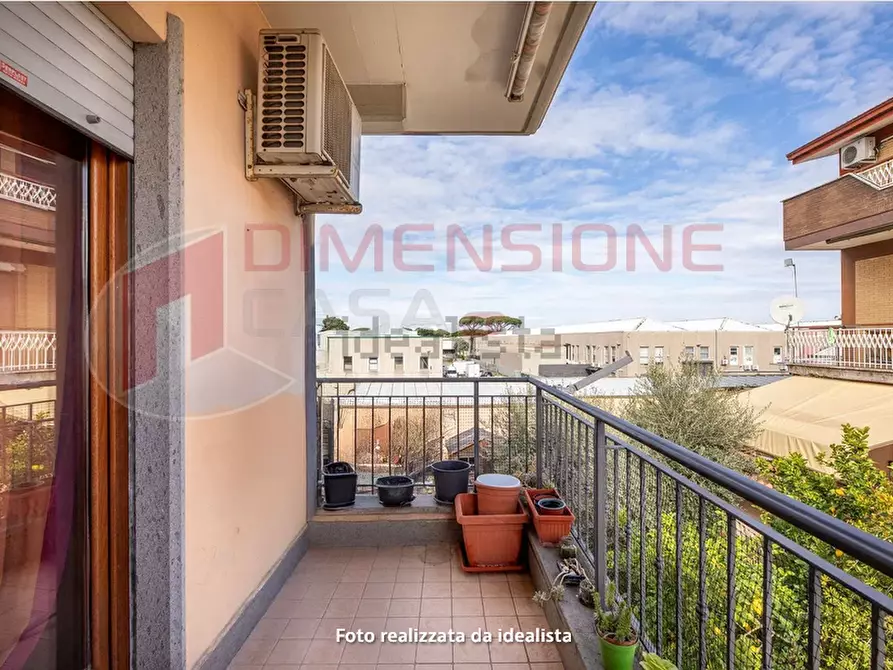 Immagine 26 di Quadrilocale in vendita  in Via delle due torri a Roma