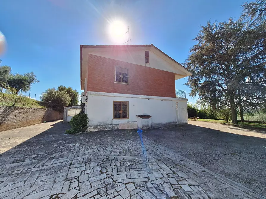 Immagine 77 di Villa in vendita  in Strada Comunale Campo Maggiore 10 a Rignano Flaminio