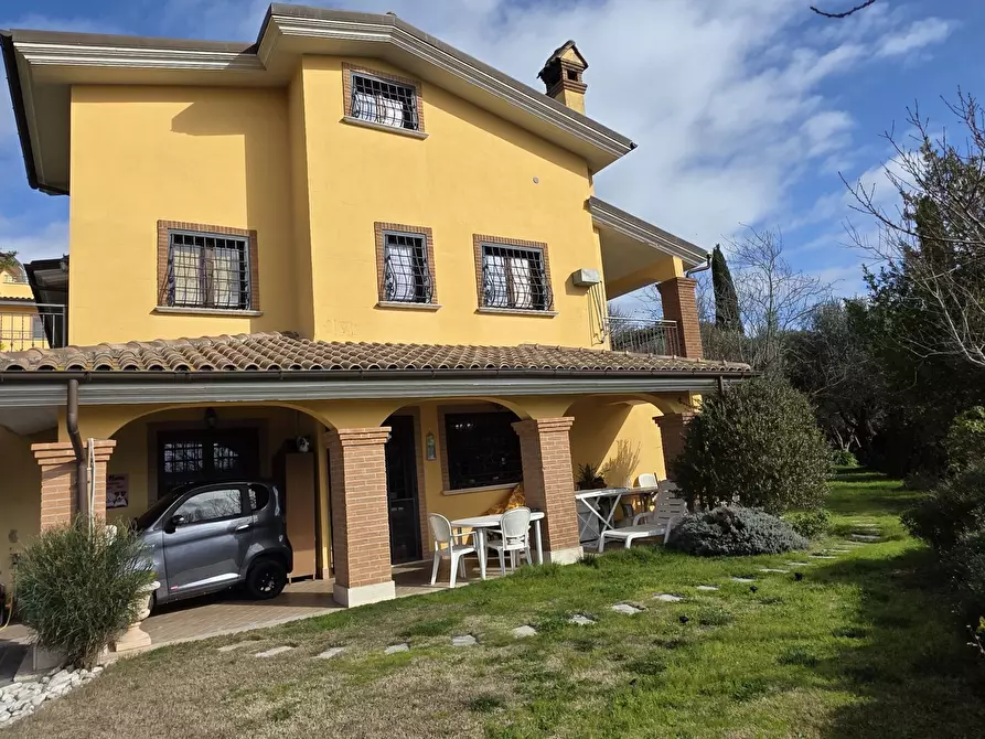 Immagine 1 di Villa in vendita  in Via Aldo Moro 889 a Morlupo