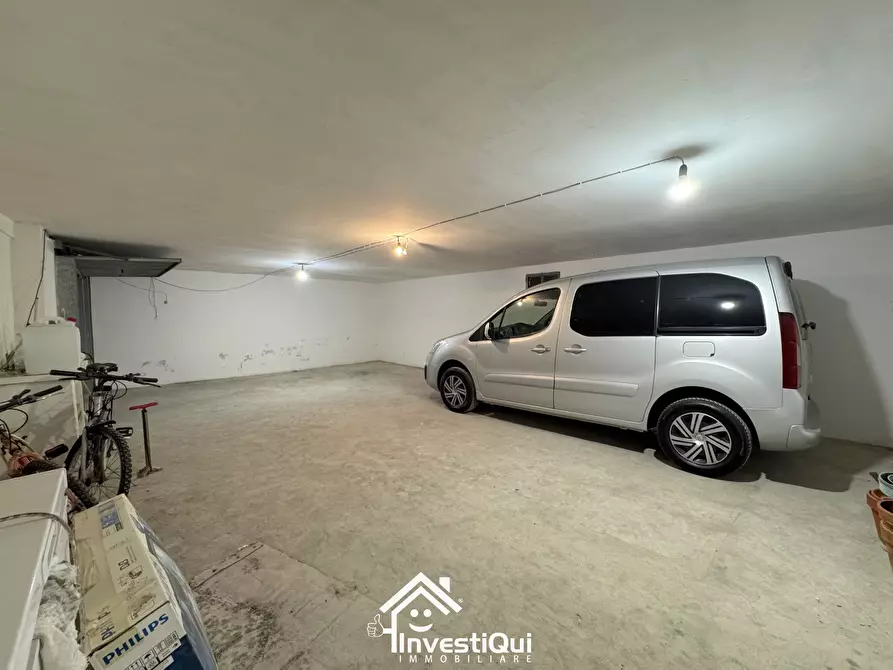 Immagine 9 di Garage in vendita  in Piazza Nenni 18 a Pietra Ligure