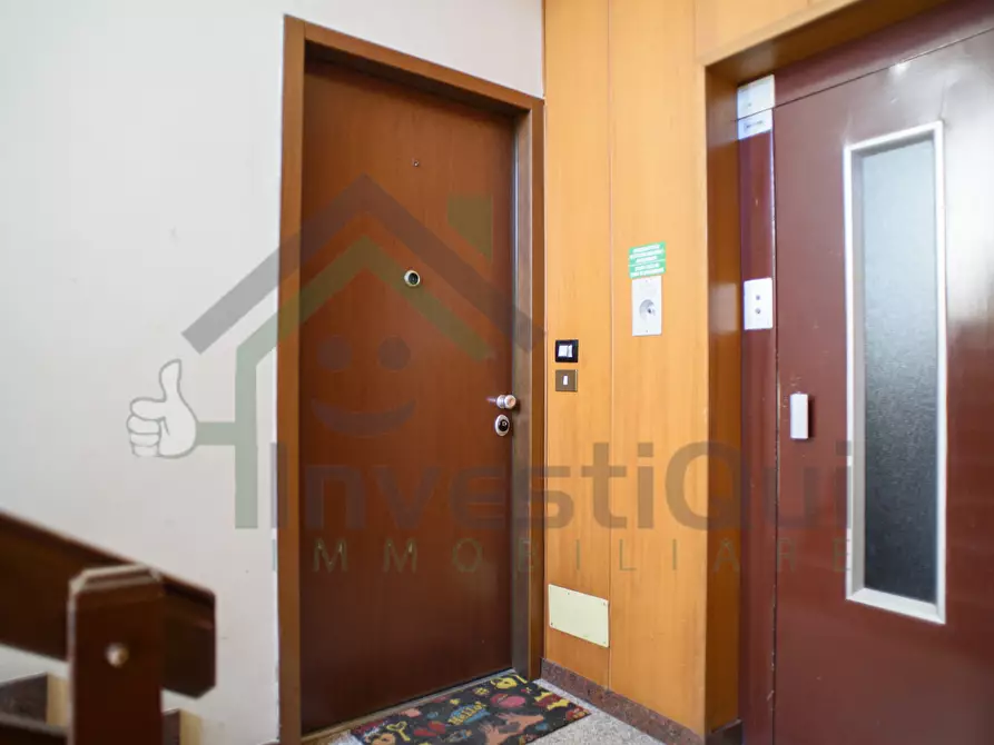 Immagine 36 di Quadrilocale in vendita  in Via Battitore 67 a Ciriè