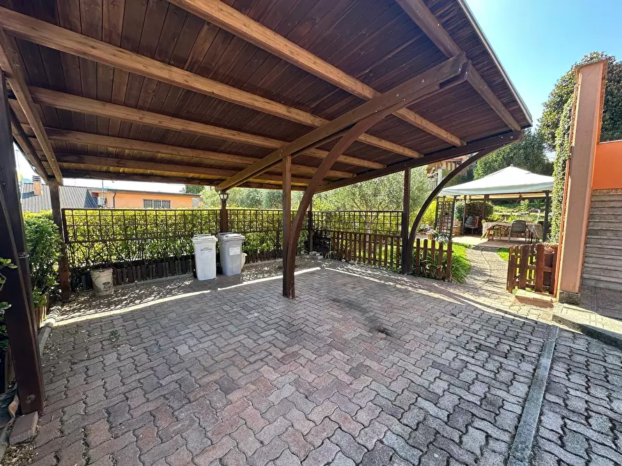 Immagine 25 di Villa in vendita  in Via GuidoReni a Guidonia Montecelio