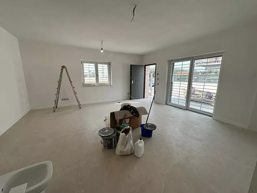 Immagine 25 di Villa in vendita  in Viale Valle dell'Aniene 22 a Guidonia Montecelio