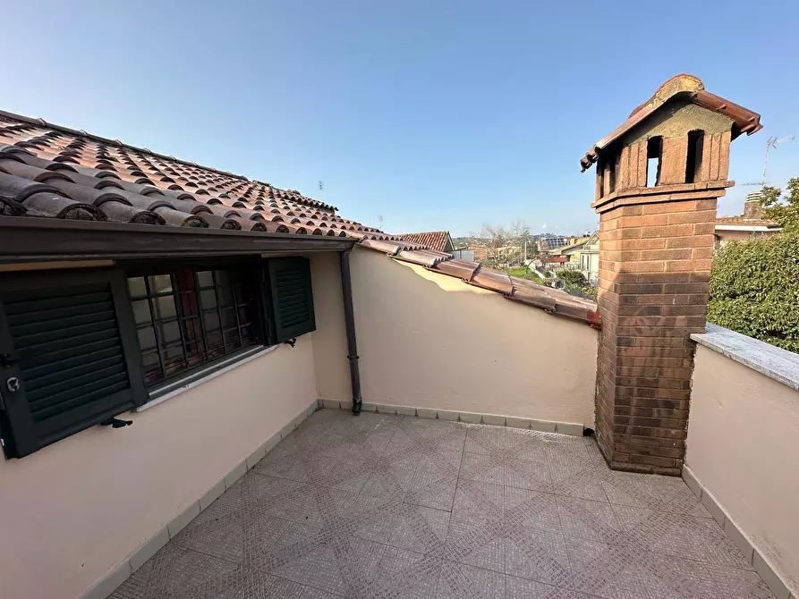 Immagine 29 di Casa trifamiliare in vendita  in Via Svetonio 73 a Guidonia Montecelio