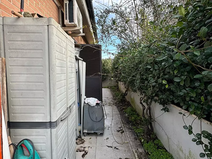 Immagine 11 di Casa indipendente in vendita  in Via Svetonio 15 a Guidonia Montecelio