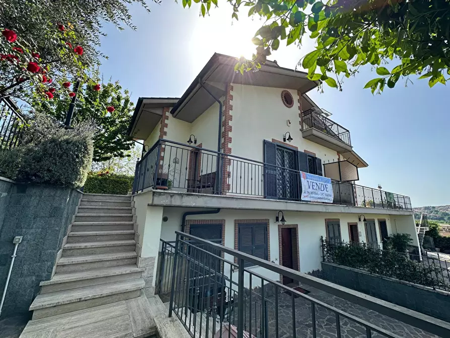 Immagine 1 di Villa in vendita  in Via Liguria 22 a Fonte Nuova